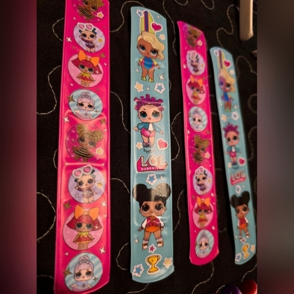 LOL Surprise Bundle. Stickers, lip gloss, slap bracelets, folders, coin purse - Picture 9 of 10